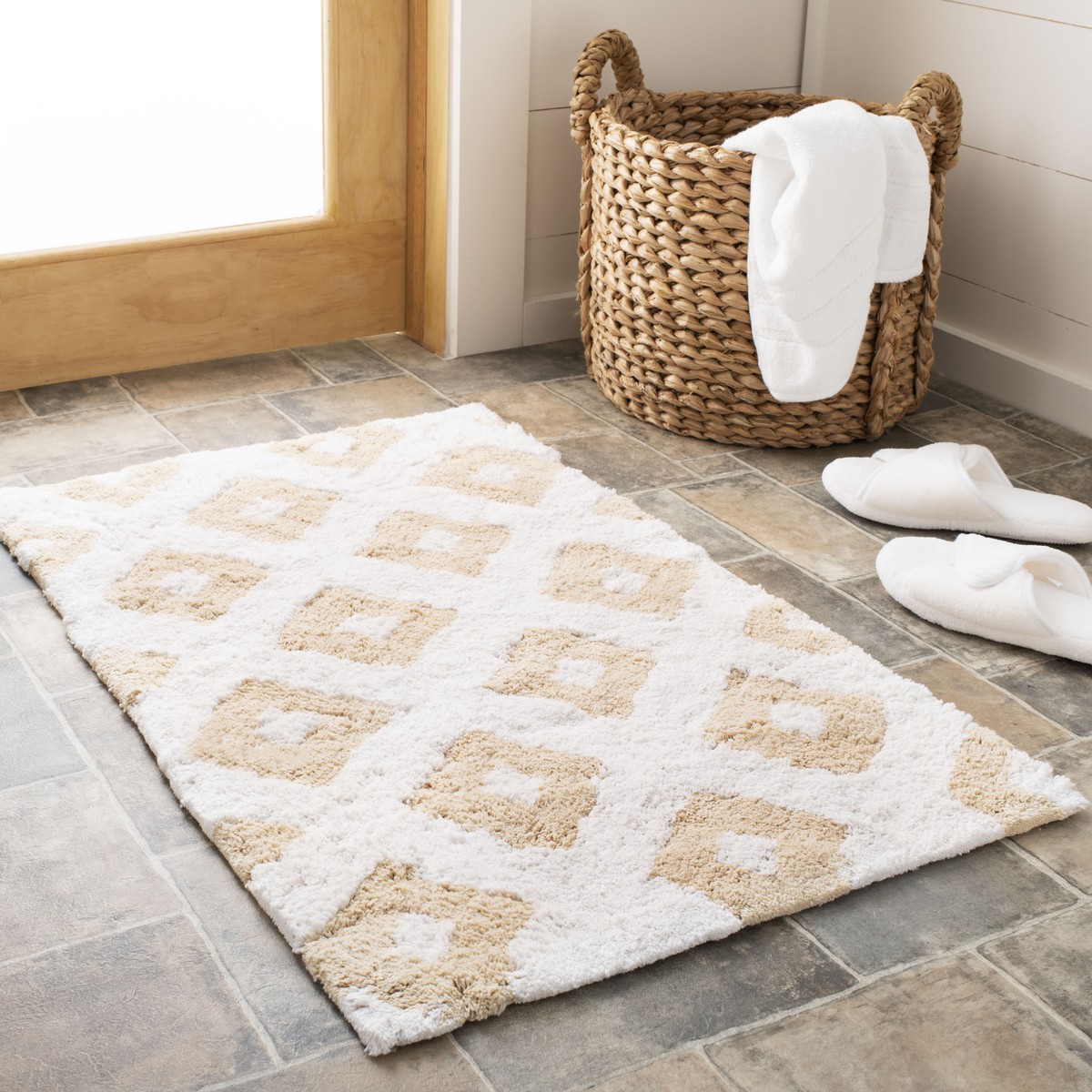 Rug PMB726C DIAMOND TUFTED Bath Mats Area Rugs by Safavieh
