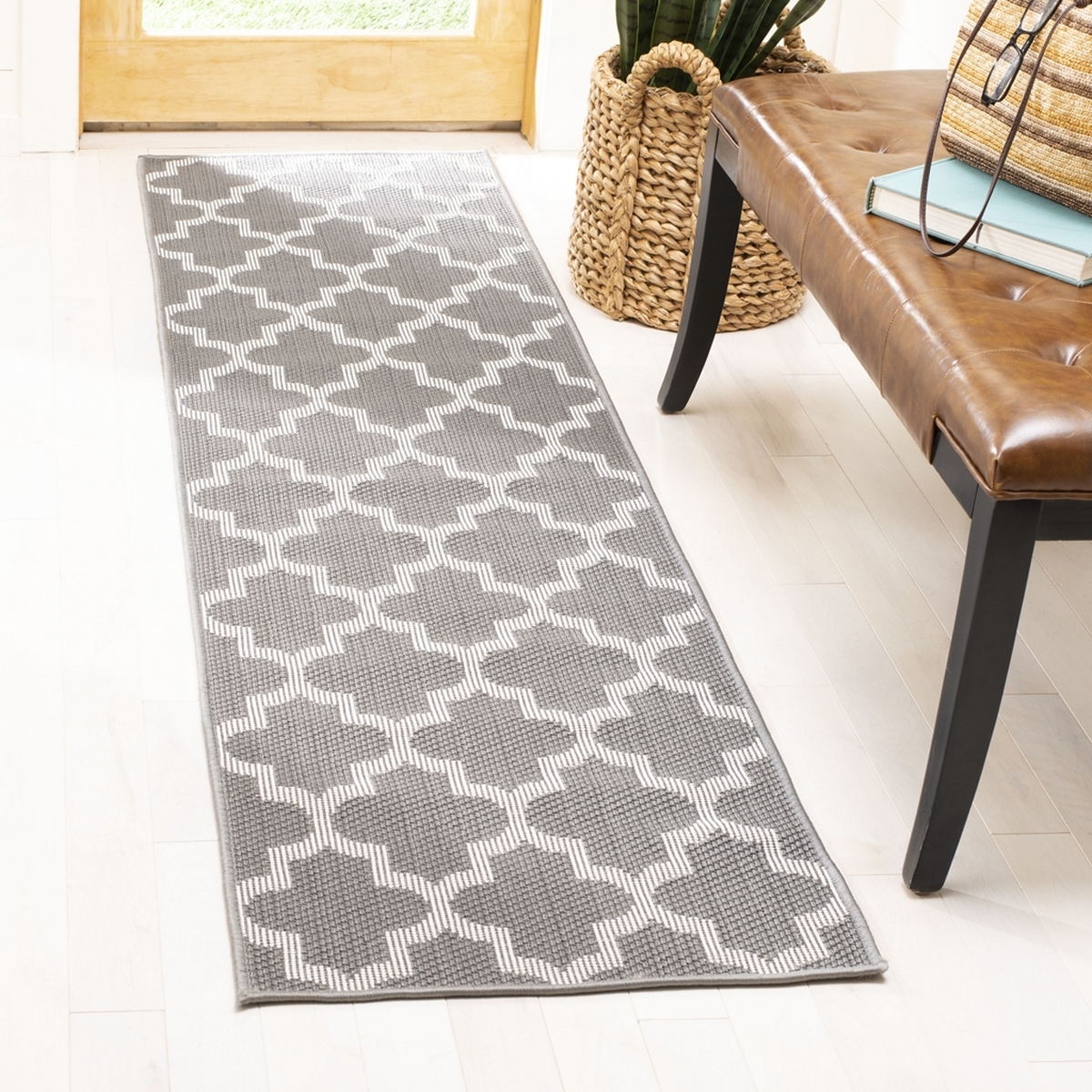 Rug BMU804F Bermuda Area Rugs by Safavieh