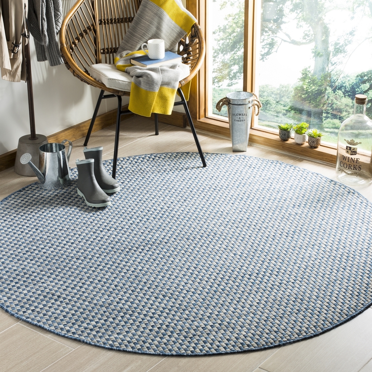 Indoor/Outdoor Rug Courtyard Blue & Light Grey Safavieh