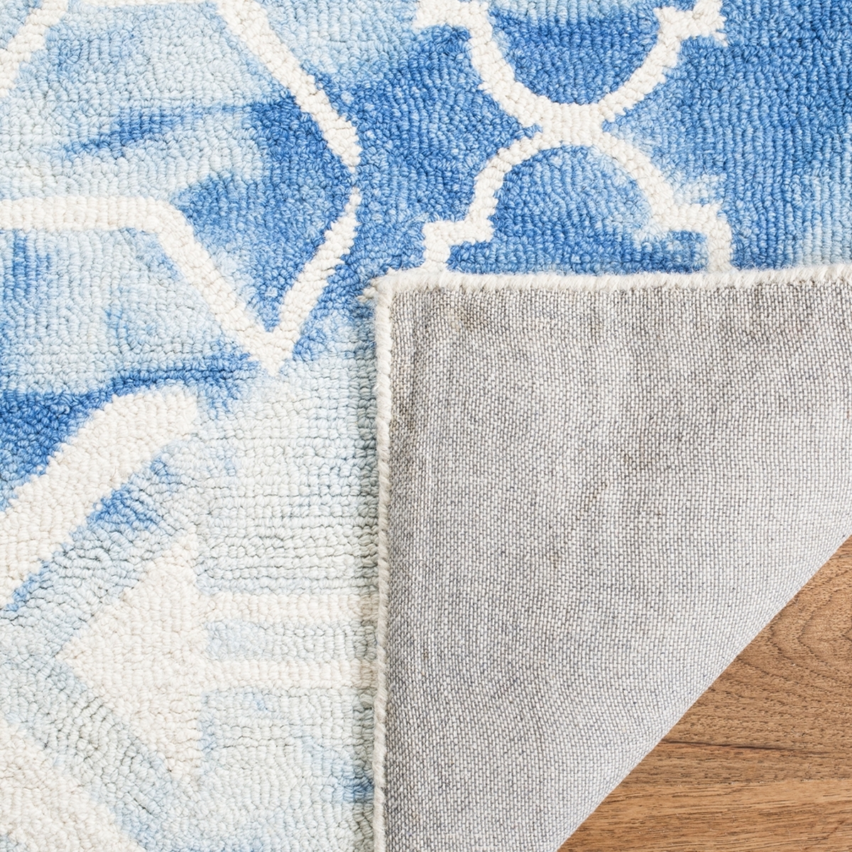 Rug DDY678G Dip Dye Area Rugs by Safavieh