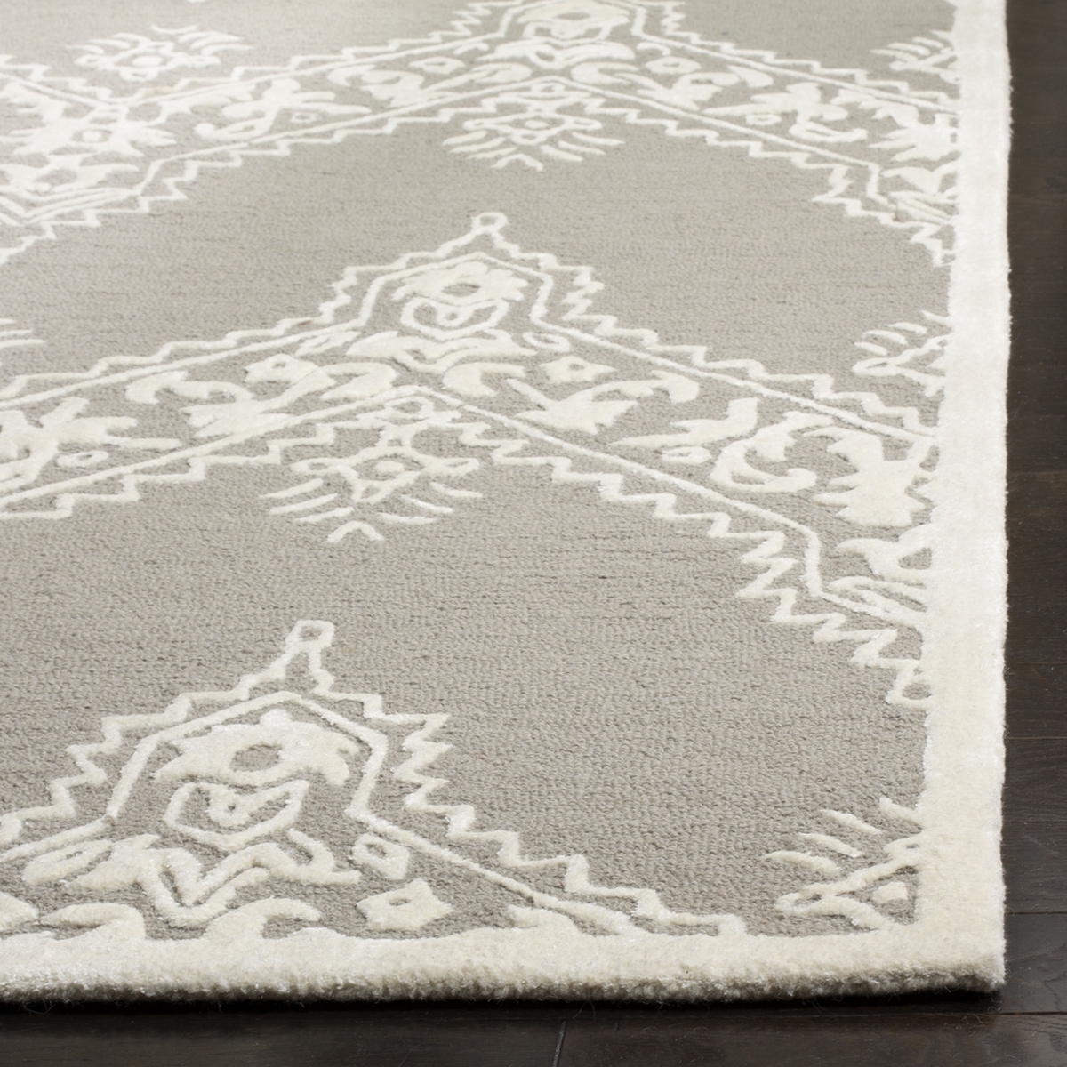 Rug MNH523A Manchester Area Rugs by Safavieh