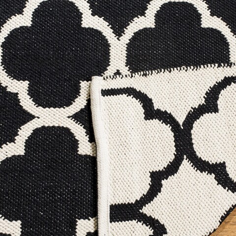Safavieh Montauk Collection MTK725D Black and Ivory Area Rug 3 x 5
