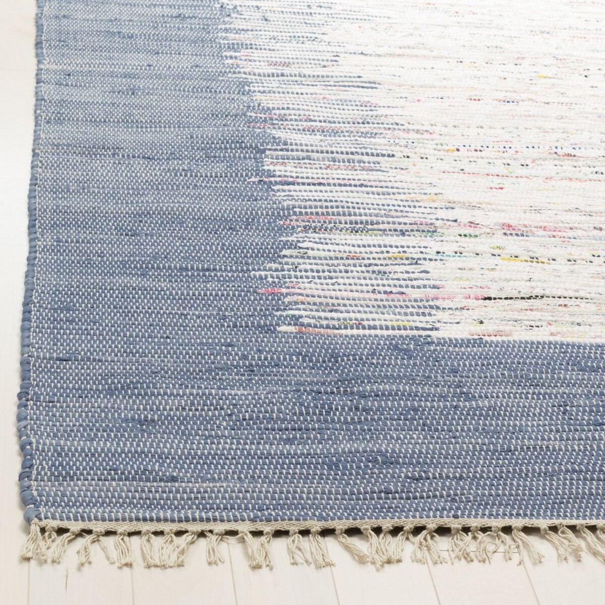 Rug MTK711E Montauk Area Rugs by Safavieh